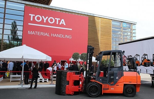 Автономные транспортные средства появятся на складах Тойоты