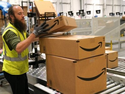 Первым случаем коронавируса на складе Amazon